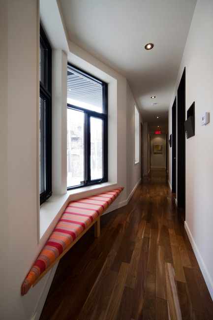 Dossier de presse | 825-01 - Communiqué de presse | Ouverture de la nouvelle Multiclinique Parc santé - Multiclinique Parc santé - Design d’intérieur institutionnel - Crédit photo : Steve Montpetit