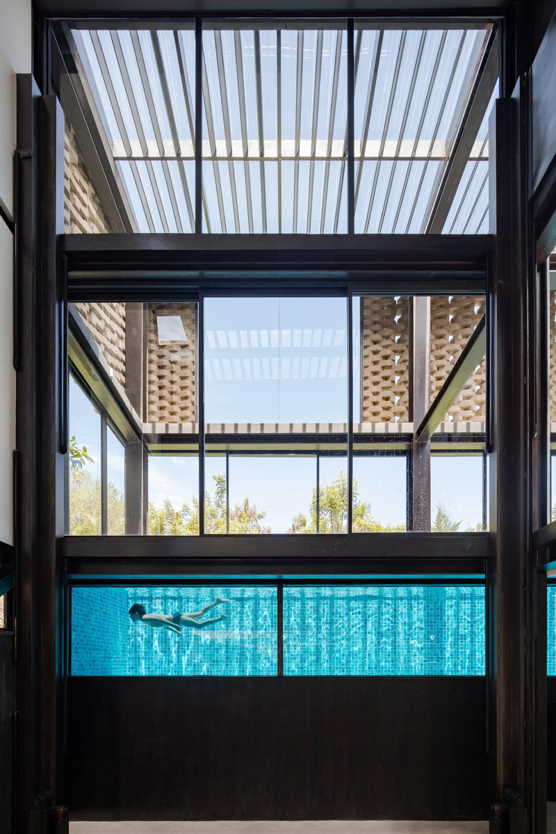 Dossier de presse | 5659-02 - Communiqué de presse | A House in the Andes - Correa+Fatehi | ODD - Architecture résidentielle - Triple height view  - Crédit photo :  Photo credit: Bicubik 
