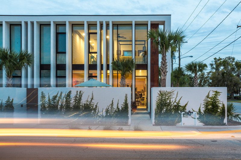 Dossier de presse | 2757-55 - Communiqué de presse | STRANG honorée comme firme de l’année 2025 par l’AIA Floride - STRANG - Architecture résidentielle -  Rain Garden Apartments - Crédit photo :  <p>Calder Wilson</p> 