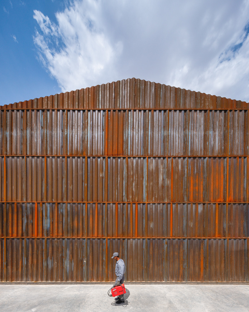 Dossier de presse | 7023-02 - Communiqué de presse | Deed Studio remporte le prix Architizer A+Award pour la troisième année consécutive - Deed Studio - Art - The Worker and the Factory / Architecte : Davood Boroojeni Office - Crédit photo : Deed Studio
