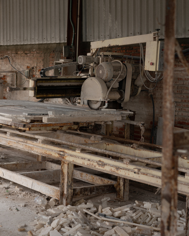 Press kit | 1942-05 - Press release | STONE – When Light Pays Tribute to Stone - Luminaire Authentik - Lighting Design - Behind the scenes in Mexico - Photo credit: Luminaire Authentik