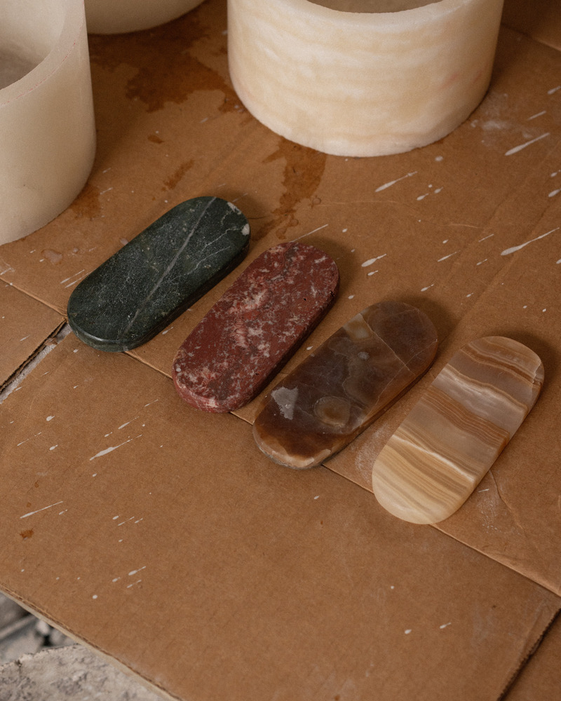 Press kit | 1942-05 - Press release | STONE – When Light Pays Tribute to Stone - Luminaire Authentik - Lighting Design - <p>Natural stone samples</p> - Photo credit: Luminaire Authentik