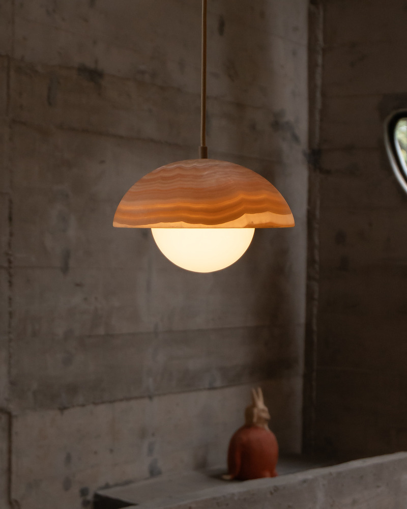 Press kit | 1942-05 - Press release | STONE – When Light Pays Tribute to Stone - Luminaire Authentik - Lighting Design - Onyx Danoise 0905-LA00-O.AMB - Photo credit: Luminaire Authentik