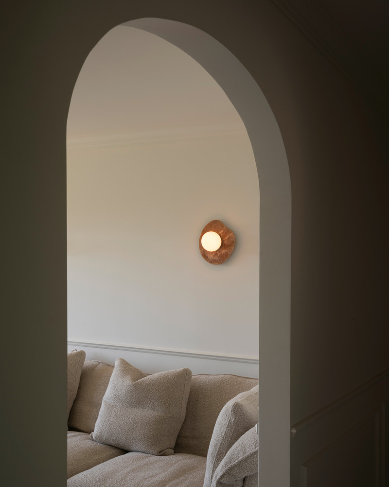 Press kit | 1942-05 - Press release | STONE – When Light Pays Tribute to Stone - Luminaire Authentik - Lighting Design - Onyx Nopal 1205-LA40-O.AMB - Photo credit: Luminaire Authentik