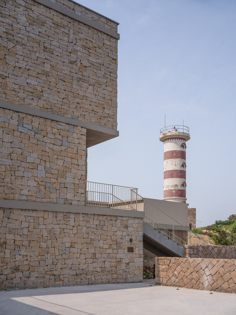 Dossier de presse | 7168-01 - Communiqué de presse | Between Rocks and Rollers: The Island Coastal Hotel - WJ STUDIO - Architecture commerciale - Crédit photo : Tian Fangfang