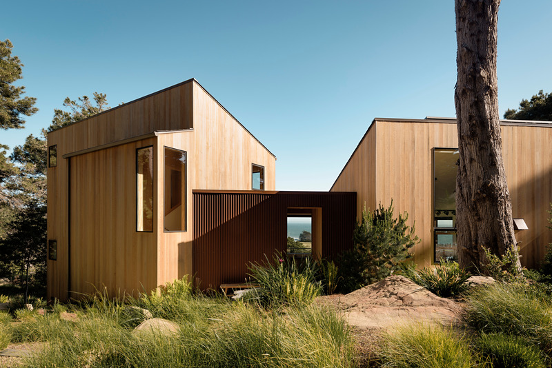 Press kit | 2757-56 - Press release | Malcolm Davis Architecture Evolves into MDa Studios - MDa Studios - Residential Architecture -  Coastal Retreat: <p class=""><br></p><p class="">Compact new construction home at the Sea Ranch, efficiently laid out to</p><p class="">maximize the property’s hillside outlook.</p> - Photo credit: Joe Fletcher