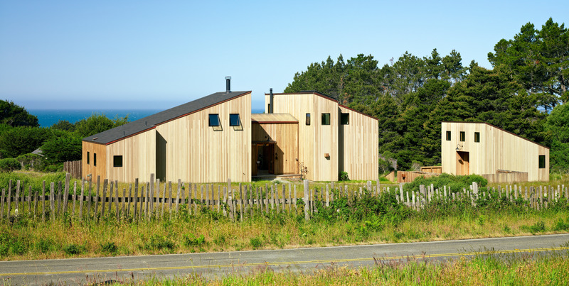 Press kit | 2757-56 - Press release | Malcolm Davis Architecture Evolves into MDa Studios - MDa Studios - Residential Architecture - <p> Stone: </p><p style=""><br style=""></p><p class="">New construction family home and guest house at the Sea Ranch. The open framing bookshelf wall shelters the residence from adjacent Highway 1.</p><p> </p> - Photo credit: Joe Fletcher