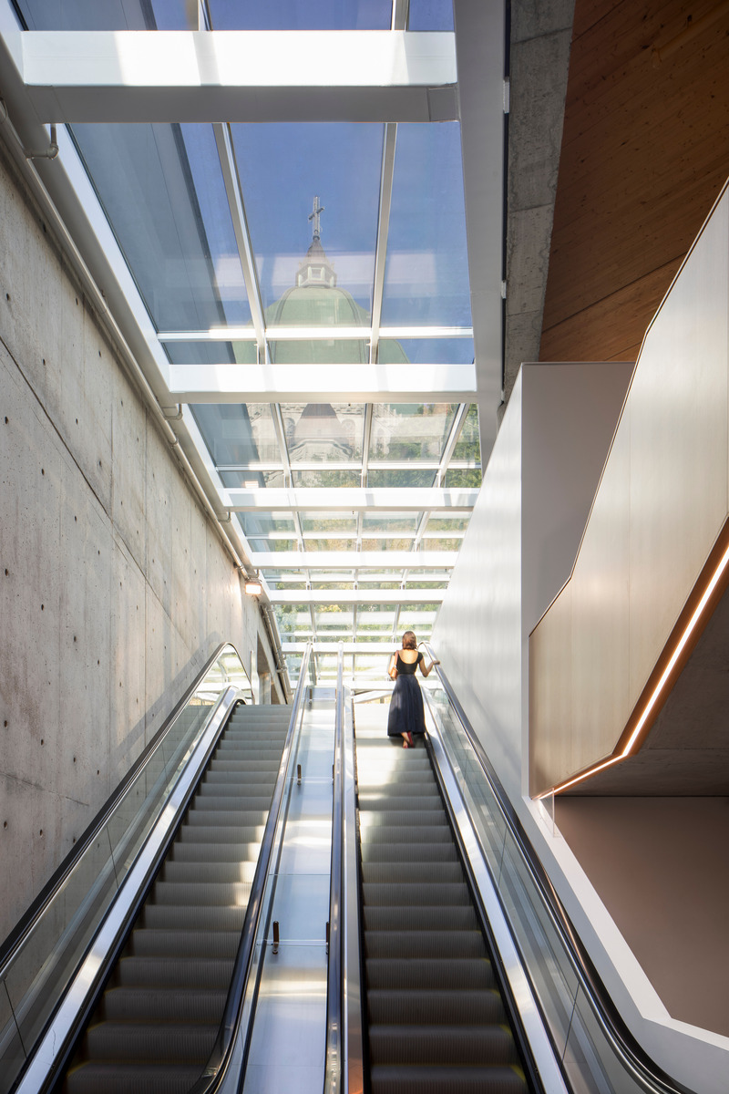 Dossier de presse | 865-63 - Communiqué de presse | Nouveau pavillon d’accueil de l’Oratoire Saint-Joseph : un ajout contemporain à l'un des sites culturels les plus fréquentés de Montréal - Lemay - Architecture institutionnelle - Crédit photo : Adrien Williams