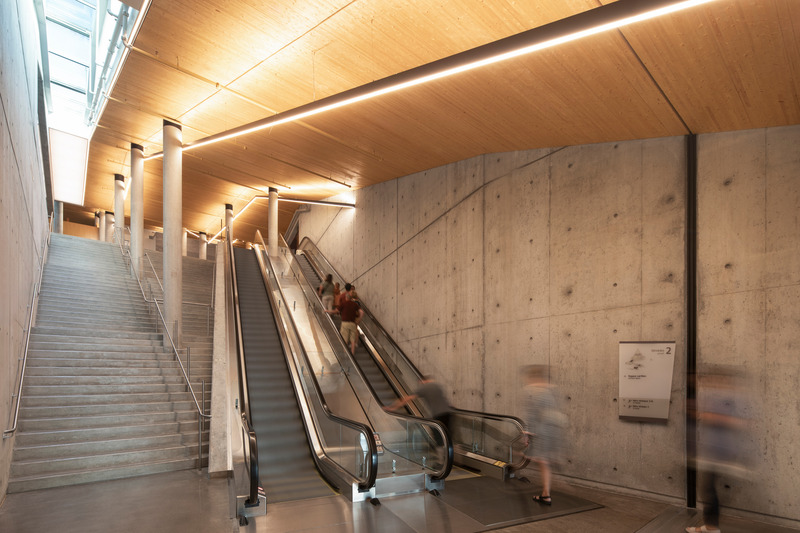 Dossier de presse | 865-63 - Communiqué de presse | Nouveau pavillon d’accueil de l’Oratoire Saint-Joseph : un ajout contemporain à l'un des sites culturels les plus fréquentés de Montréal - Lemay - Architecture institutionnelle - Crédit photo : Adrien Williams