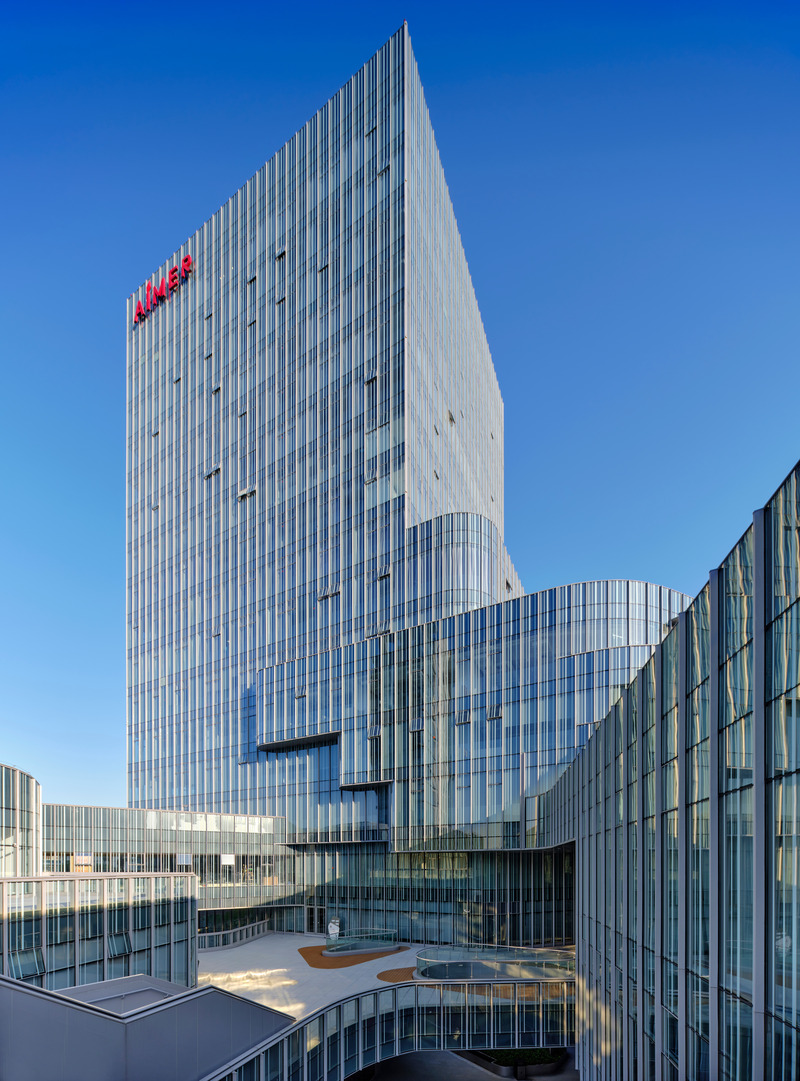 Press kit | 5714-05 - Press release | Aimer Suzhou Headquarters - Crossboundaries - Commercial Architecture - Platform in between buidlings - Photo credit: YANG Chaoying