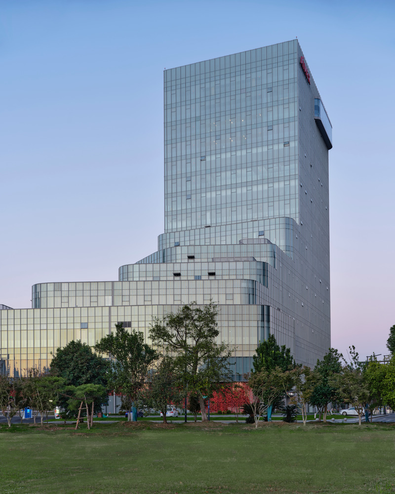 Press kit | 5714-05 - Press release | Aimer Suzhou Headquarters - Crossboundaries - Commercial Architecture -  Stagging Volumes on East Side - Photo credit: YANG Chaoying