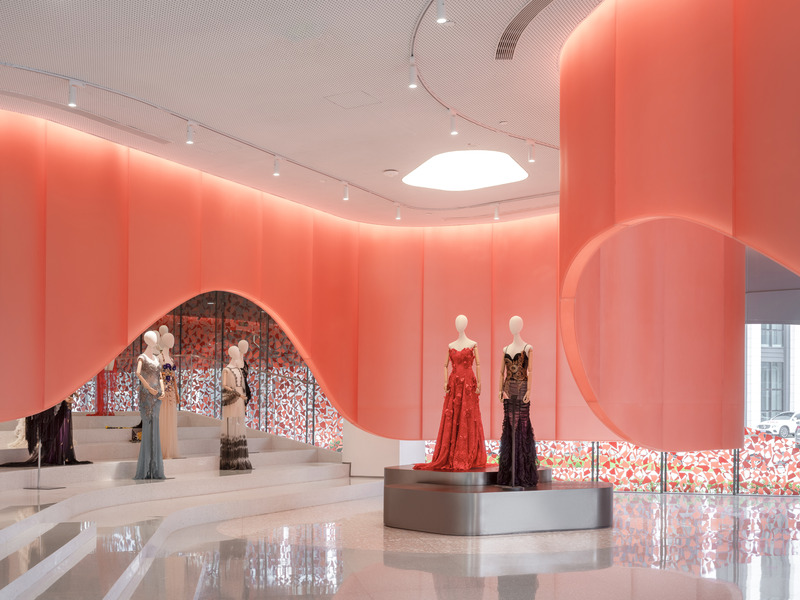 Press kit | 5714-05 - Press release | Aimer Suzhou Headquarters - Crossboundaries - Commercial Architecture -  Weaving ribbon in the retail space  - Photo credit: Shan-jian images