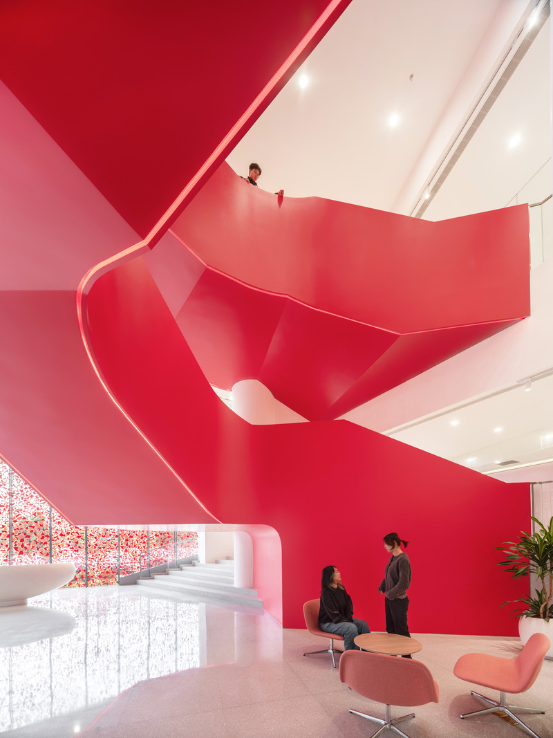 Press kit | 5714-05 - Press release | Aimer Suzhou Headquarters - Crossboundaries - Commercial Architecture - Grand stair case in exhibition area - Photo credit: Shan-jian images