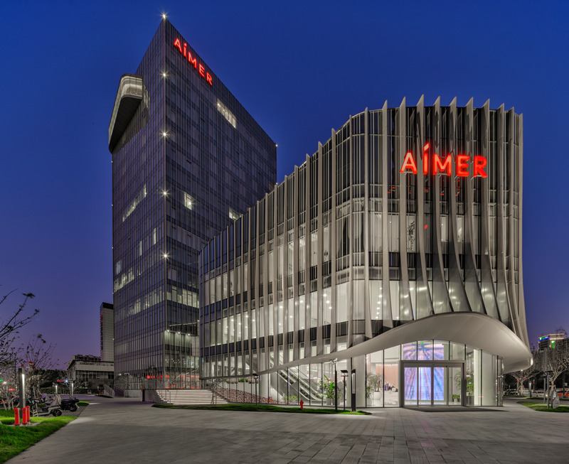 Press kit | 5714-05 - Press release | Aimer Suzhou Headquarters - Crossboundaries - Commercial Architecture - Main entrance and tower - Photo credit: YANG Chaoying