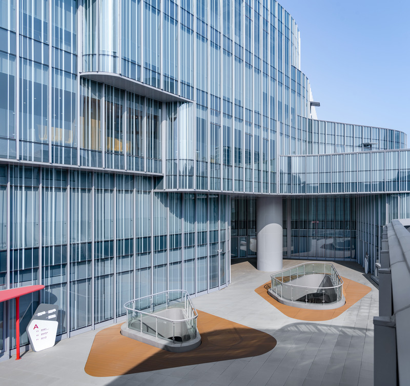 Press kit | 5714-05 - Press release | Aimer Suzhou Headquarters - Crossboundaries - Commercial Architecture - Layered facade and inner landscape - Photo credit: Shan-jian images