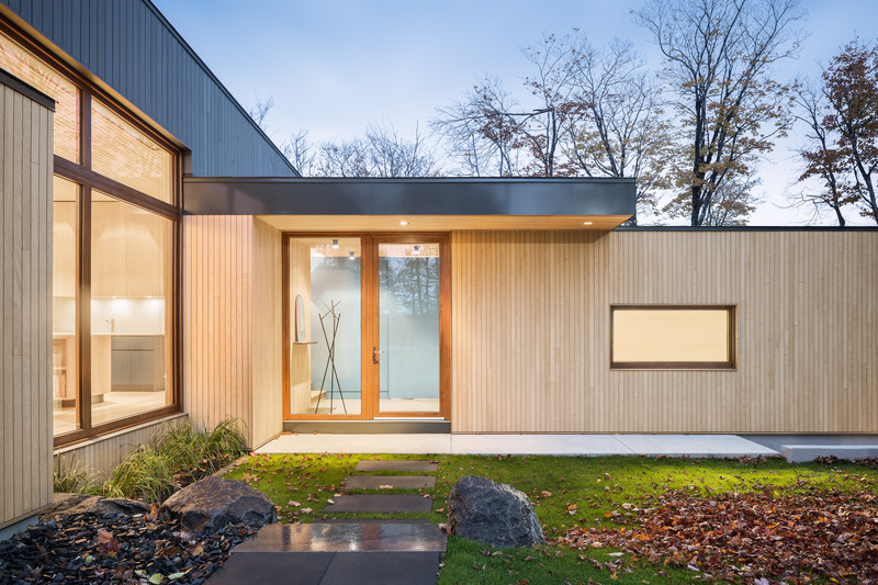 Press kit | 1572-06 - Press release | The Hauts-Bois House - Thellend Fortin Architectes - Residential Architecture - Photo credit: Charles Lanteigne