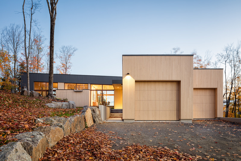 Press kit | 1572-06 - Press release | The Hauts-Bois House - Thellend Fortin Architectes - Residential Architecture - Photo credit: Charles Lanteigne