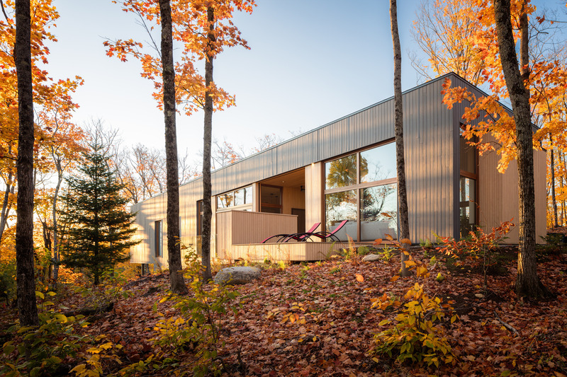 Press kit | 1572-06 - Press release | The Hauts-Bois House - Thellend Fortin Architectes - Residential Architecture - Photo credit: Charles Lanteigne