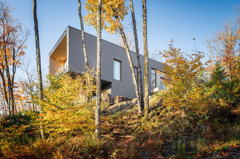 Press kit | 1572-06 - Press release | The Hauts-Bois House - Thellend Fortin Architectes - Residential Architecture - Photo credit: Charles Lanteigne