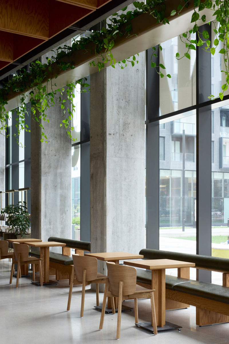 Dossier de presse | 1914-06 - Communiqué de presse | Centre Sanaaq - Pelletier de Fontenay + Architecture49 + Atelier Zébulon Perron - Architecture institutionnelle - Centre Sanaaq - Café - Crédit photo : James Brittain