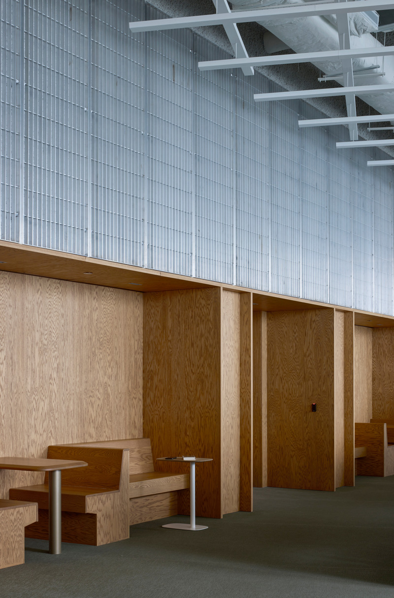 Dossier de presse | 1914-06 - Communiqué de presse | Centre Sanaaq - Pelletier de Fontenay + Architecture49 + Atelier Zébulon Perron - Architecture institutionnelle - Centre Sanaaq - Bibliothèque - Crédit photo : James Brittain