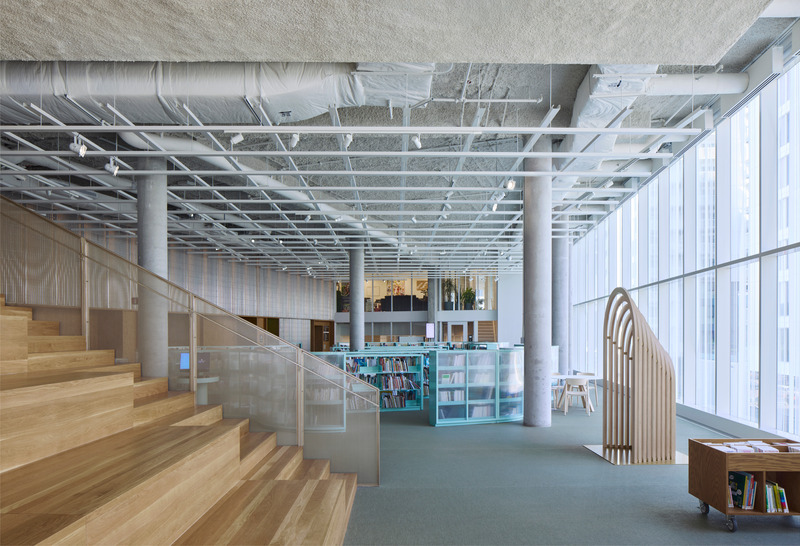 Dossier de presse | 1914-06 - Communiqué de presse | Centre Sanaaq - Pelletier de Fontenay + Architecture49 + Atelier Zébulon Perron - Architecture institutionnelle - Centre Sanaaq - Bibliothèque - Crédit photo : James Brittain