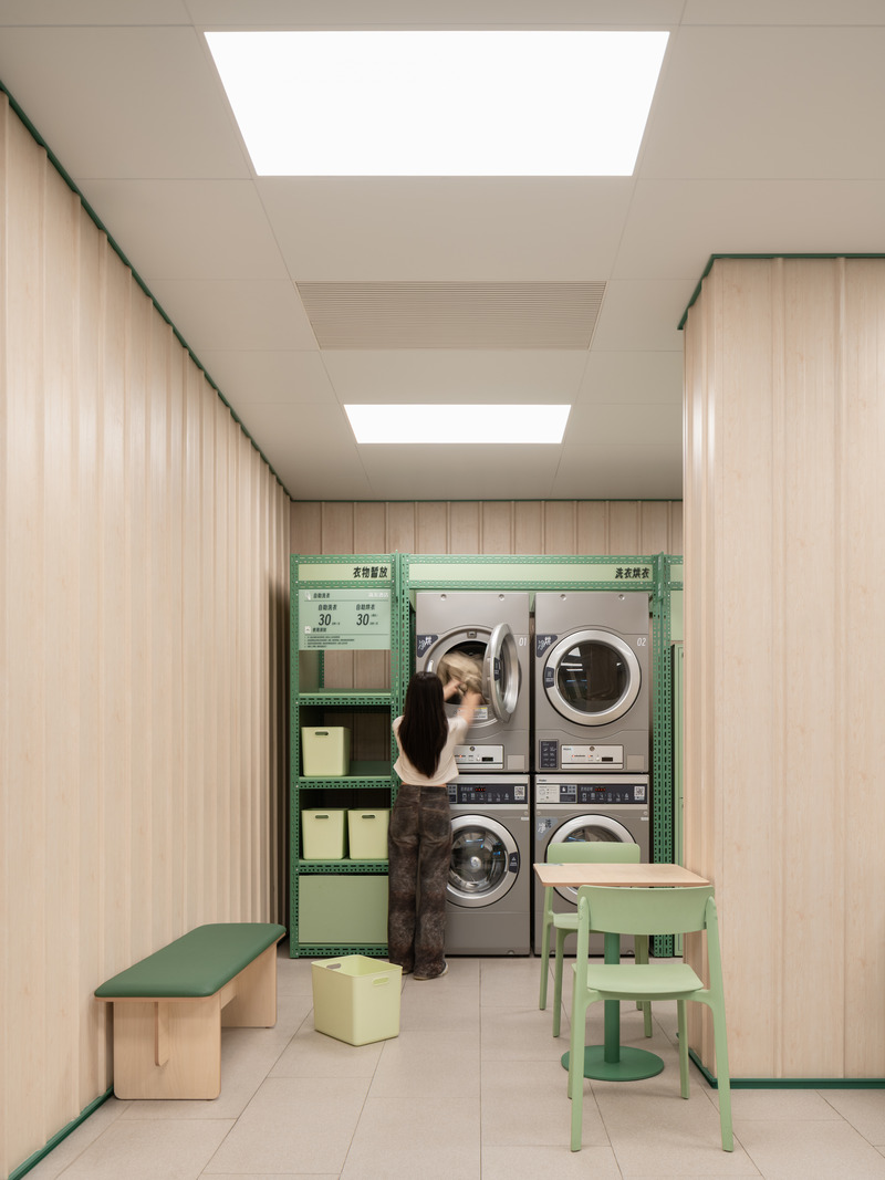 Press kit | 3531-16 - Press release | Hi Inn, Self-Service‍ - Vermilion Zhou Design Group - Commercial Interior Design - <p>Self-service Laundry Area</p> - Photo credit: Jian Quan Wu<span></span>