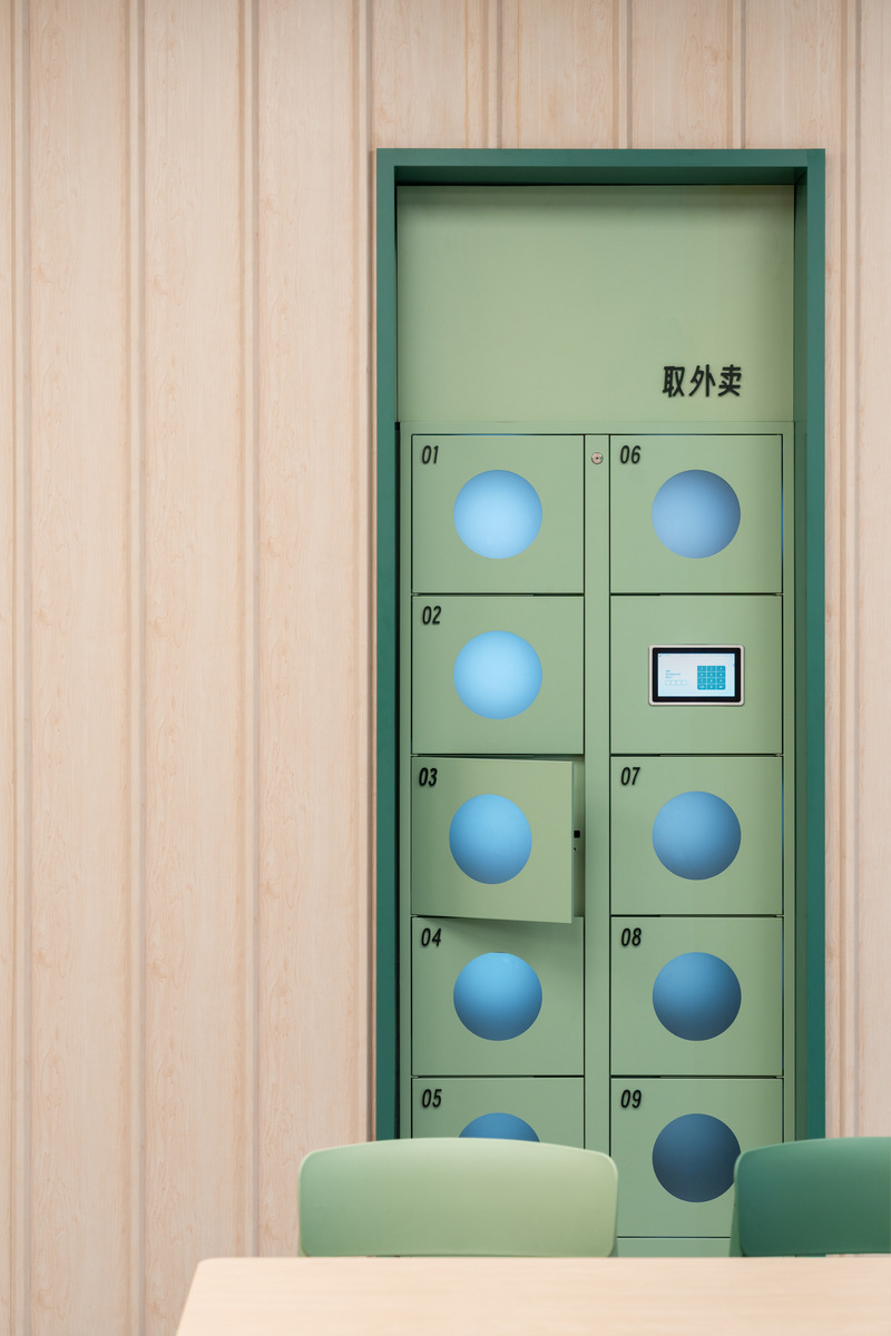 Press kit | 3531-16 - Press release | Hi Inn, Self-Service‍ - Vermilion Zhou Design Group - Commercial Interior Design - Self-service Delivery Locker_Deliveries can only be collected internally. - Photo credit: Jian Quan Wu<span></span>