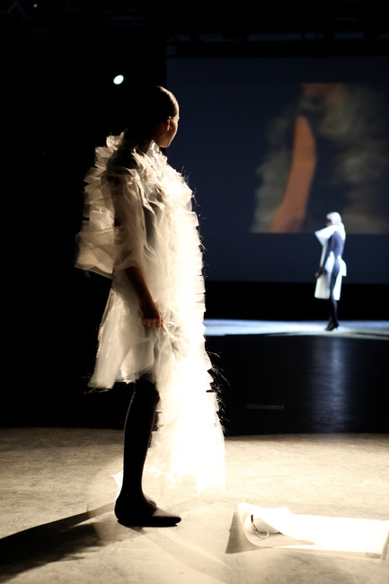 Press kit | 842-01 - Press release | Ying Gao: Art, Fashion and Technology - Ying Gao - Fashion Design - Photo credit: Marcio Lana-Lopez