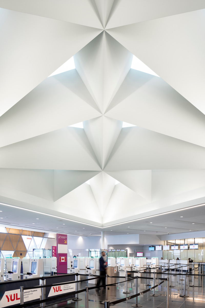 Press kit | 2275-07 - Press release | A New Centre Enhances the Transit Experience at YUL Montréal–Trudeau International Airport - Jodoin Lamarre Pratte architectes - Commercial Architecture - Photo credit: <p class="">Adrien Williams</p>