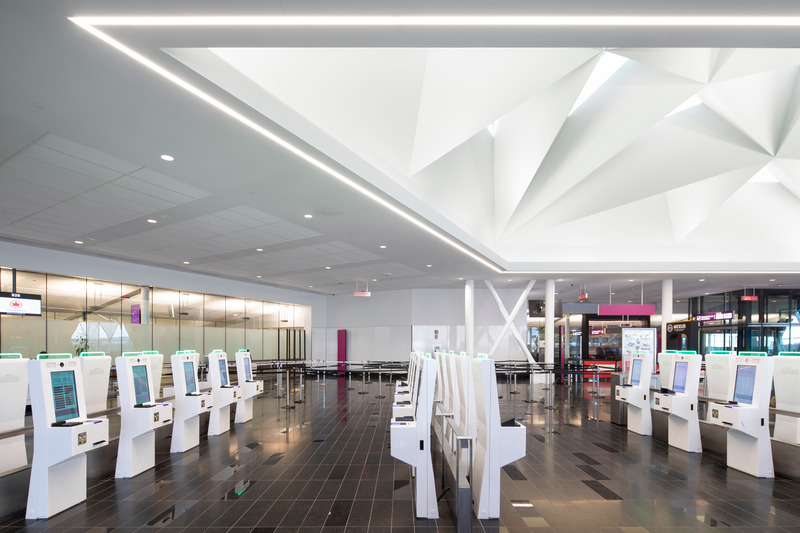 Press kit | 2275-07 - Press release | A New Centre Enhances the Transit Experience at YUL Montréal–Trudeau International Airport - Jodoin Lamarre Pratte architectes - Commercial Architecture - Photo credit: <p class="">Adrien Williams</p>