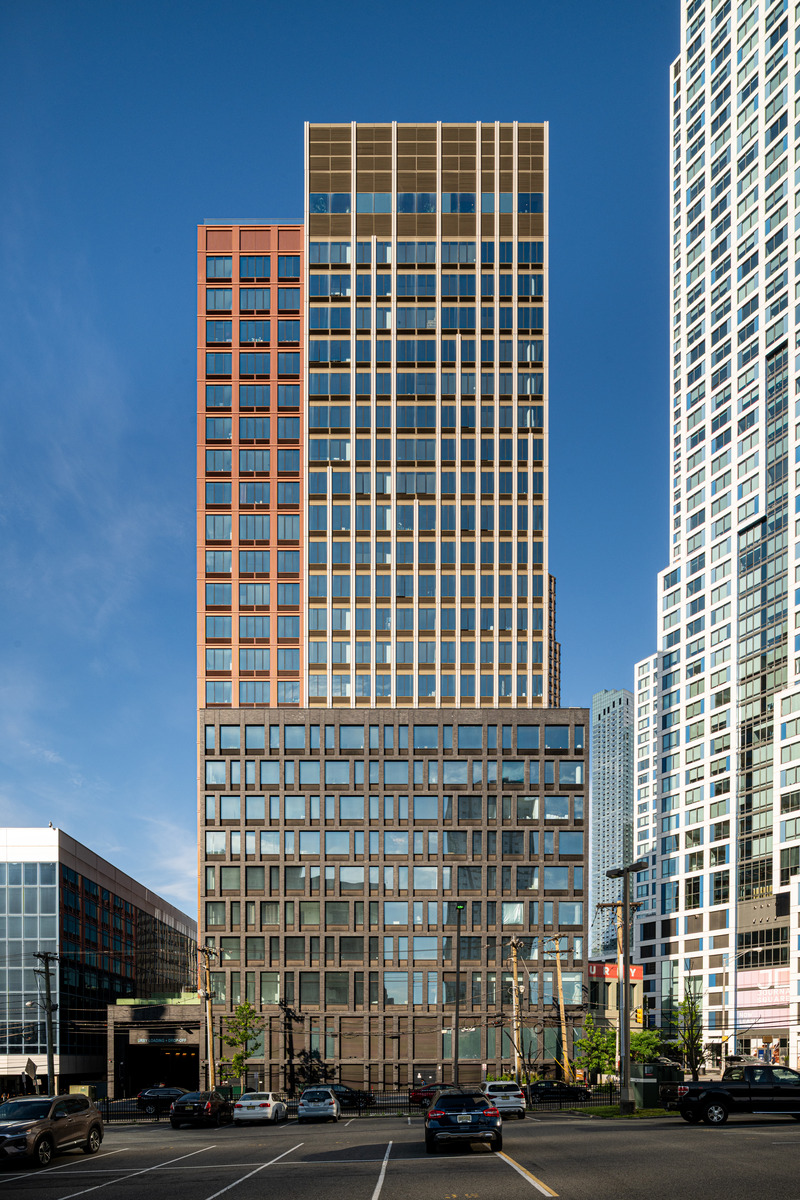 Press kit | 1472-10 - Press release | Journal Square Urby - Concrete Amsterdam - Residential Architecture - Photo credit: Robert Tsai 