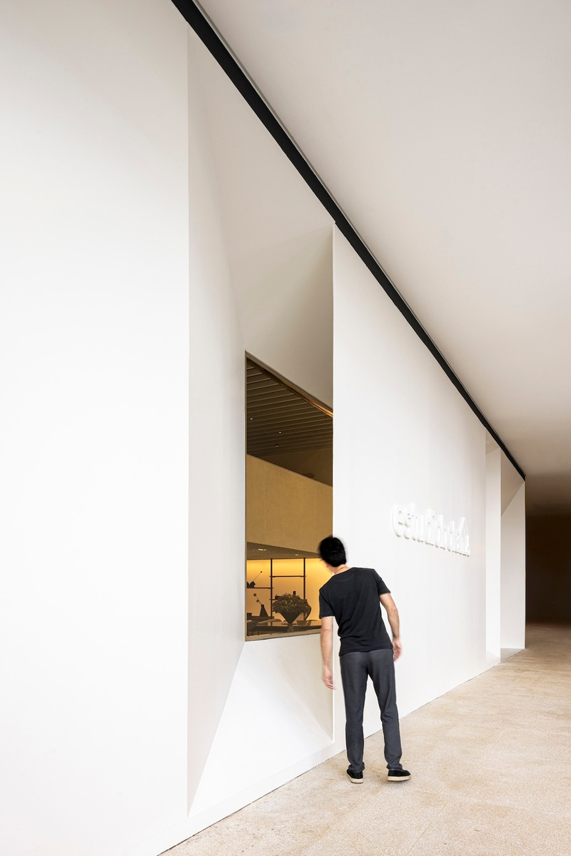 Press kit | 7541-04 - Press release | Architecture Hunter Awards 2025 Winners Announcement: Celebrating Global Creativity and Innovation in Architecture and Design - Architecture Hunter - Competition - Interior Design | Commercial, Offices &amp; Hospitality: Estudiobola by Alan Chu - Photo credit: © Joana França