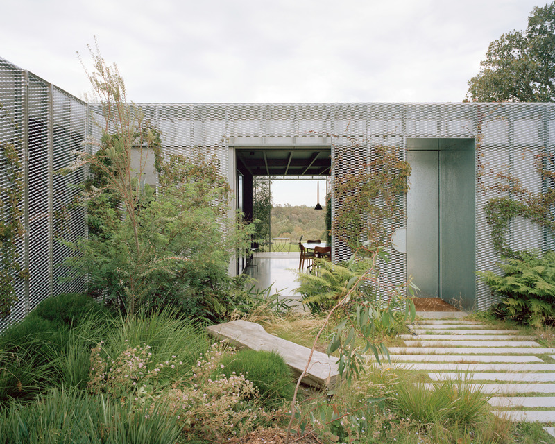 Press kit | 4709-16 - Press release | Dezeen Awards 2025 architecture shortlist reveals the best buildings around the world - Dezeen - Competition - <p>House (urban)</p><p>Hedge and Arbour House, Studio Bright, Melbourne, Australia</p> - Photo credit: Rory Gardiner
