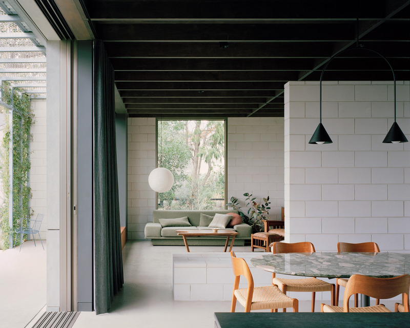 Press kit | 4709-16 - Press release | Dezeen Awards 2025 architecture shortlist reveals the best buildings around the world - Dezeen - Competition - <p>House (urban)</p><p>Hedge and Arbour House, Studio Bright, Melbourne, Australia</p> - Photo credit: Rory Gardiner