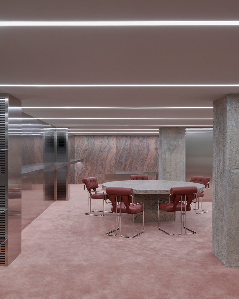 Press kit | 4709-17 - Press release | Dezeen Awards 2025 Interiors Shortlist Highlights the World's Most Striking Spaces - Dezeen - Competition - <p>Retail interior (large)</p><p>Paris Texas Headquarters, Studioboom, Milan, Italy</p> - Photo credit: Matteo Triola