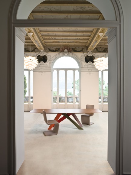 Dossier de presse | 829-01 - Communiqué de presse | Big Table - Bonaldo - Produit - Crédit photo : Bonaldo