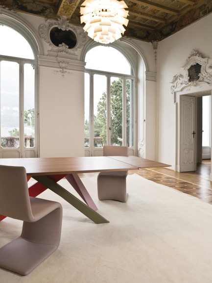 Dossier de presse | 829-01 - Communiqué de presse | Big Table - Bonaldo - Produit - Crédit photo : Bonaldo