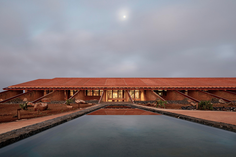 Dossier de presse | 3257-02 - Communiqué de presse | The World’s 50 Most Inspiring Brick Buildings Revealed - BRICK AWARD 26 - Concours - Claze Azul warehouse &amp; office - Atelier ARS - Crédit photo : Cesar Bejar