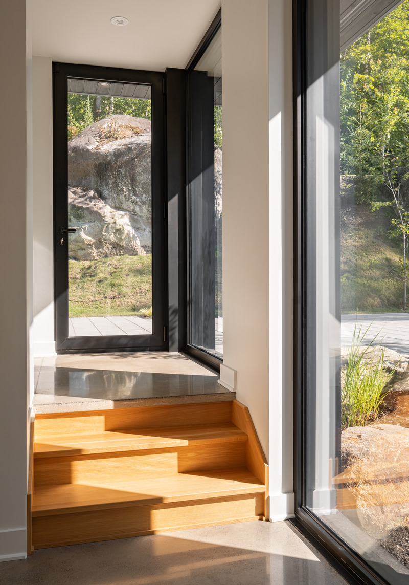Press kit | 1678-11 - Press release | Intervalle - Atelier BOOM-TOWN - Residential Architecture - Entrance - Photo credit: Vincent Brillant, photographe