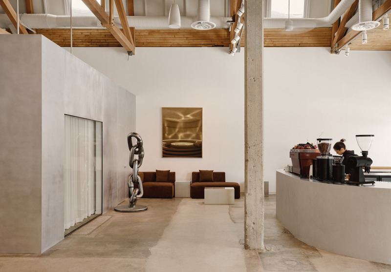 Press kit | 1685-15 - Press release | FOIL Gallery - Atelier L'Abri - Commercial Architecture - Photo credit: Alex Lesage