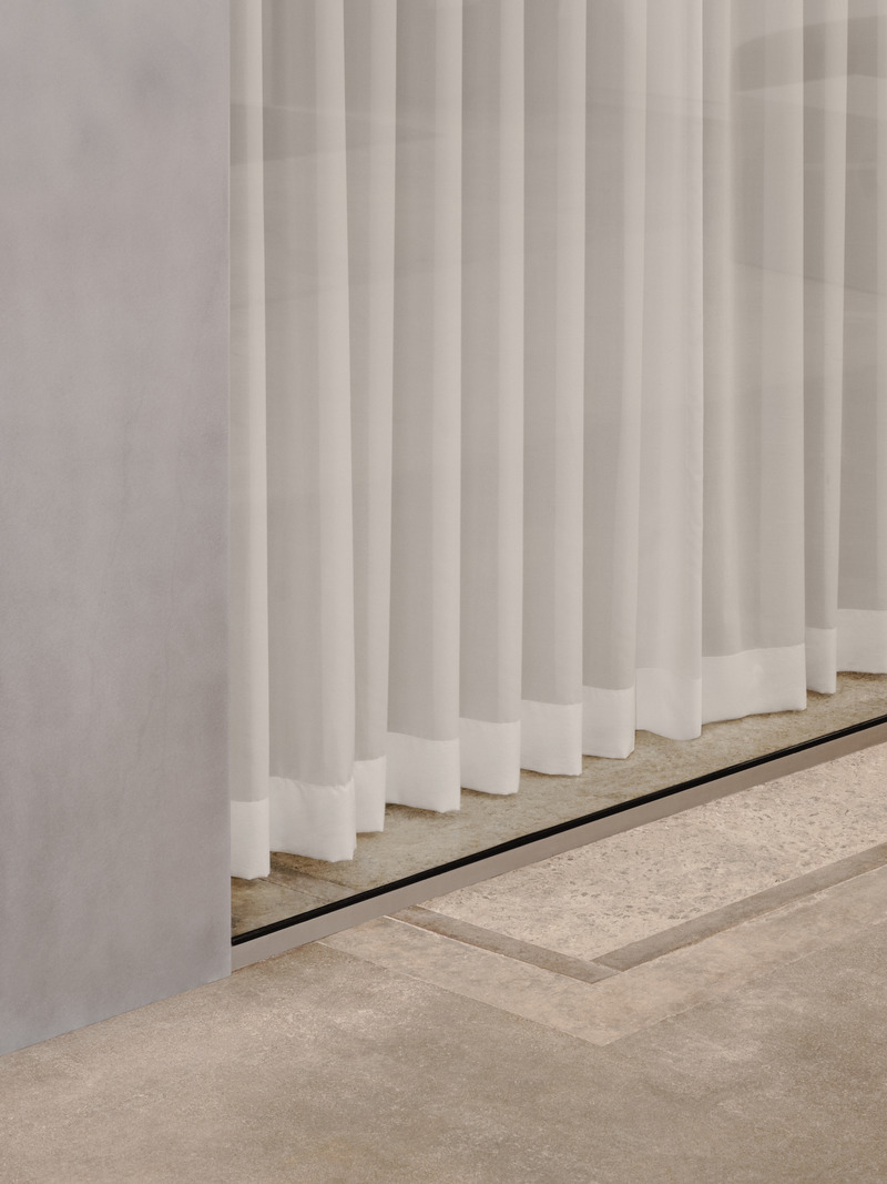 Press kit | 1685-15 - Press release | FOIL Gallery - Atelier L'Abri - Commercial Architecture - Photo credit: Alex Lesage