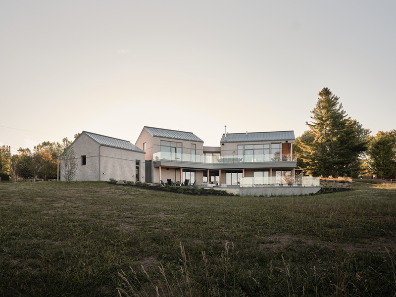 Dossier de presse | 5621-05 - Communiqué de presse | Hameau rural - MUUK Architecture - Architecture résidentielle - Crédit photo : philbernard_photographe