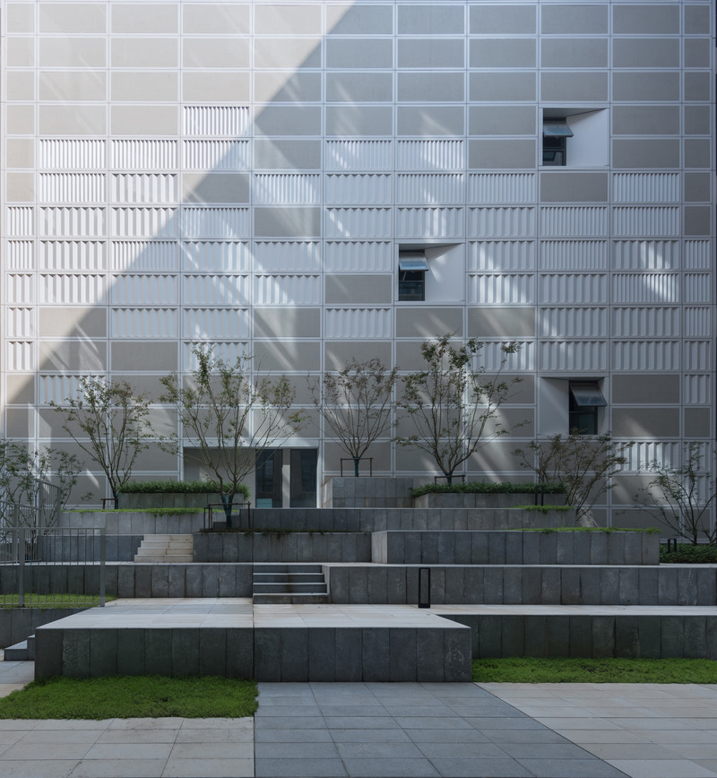 Dossier de presse | 7733-02 - Communiqué de presse | Island City Life - c+d studio - Architecture institutionnelle - courtyard B in the City - Crédit photo : Shan Liang