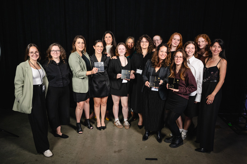 Dossier de presse | 704-08 - Communiqué de presse | Les Prix d’excellence 2025 de l’APDIQ célèbrent 90 ans de talent et d’audace en design d’intérieur - Association professionnelle des designers d’intérieur du Québec (APDIQ) - Évènement + Exposition - Équipe Folio Design qui ont remporté 4 Prix Design dont celui du public - Crédit photo : Photo : Hardiesse Productions