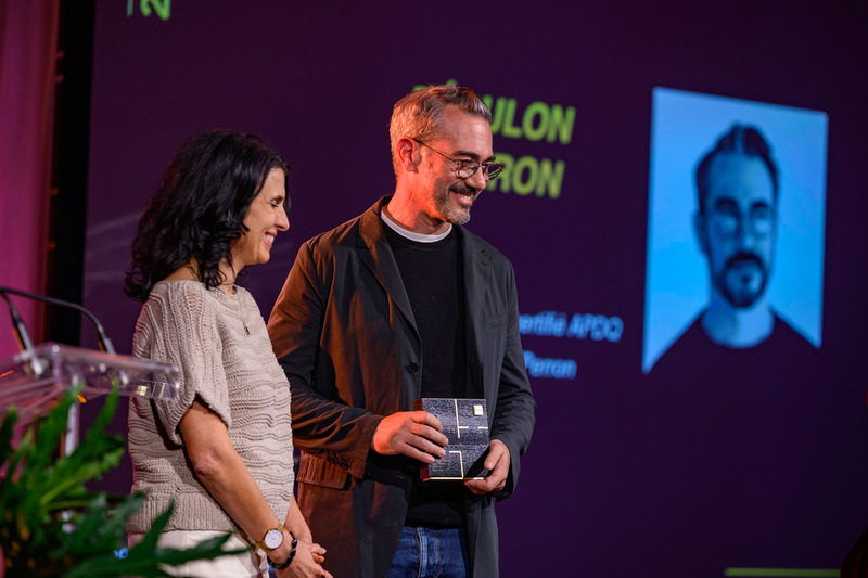 Dossier de presse | 704-08 - Communiqué de presse | Les Prix d’excellence 2025 de l’APDIQ célèbrent 90 ans de talent et d’audace en design d’intérieur - Association professionnelle des designers d’intérieur du Québec (APDIQ) - Évènement + Exposition - Elsa Vincent et Zébulon Perron - Crédit photo : Photo : Hardiesse Productions