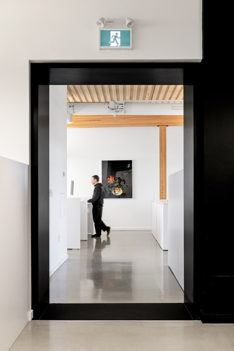 Dossier de presse | 2275-08 - Communiqué de presse | Le bien-être, la durabilité et la mise en valeur du patrimoine signent la transformation des bureaux de Jodoin Lamarre Pratte architectes - Jodoin Lamarre Pratte architectes - Architecture commerciale - Crédit photo : Salah Eddine Djelailia