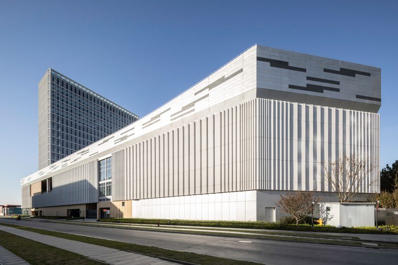 Press kit | 7733-03 - Press release | Dream Theater - c+d studio - Institutional Architecture - urban corner of the campus - Photo credit: Xian Song