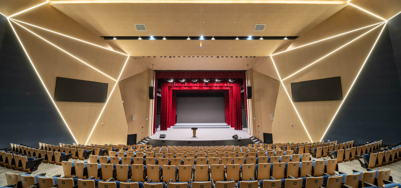 Press kit | 7733-03 - Press release | Dream Theater - c+d studio - Institutional Architecture - the hall - Photo credit: ECADI