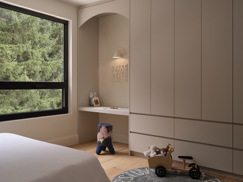 Dossier de presse | 7785-01 - Communiqué de presse | « Projet 21 » de LN Studio — Une maison familiale raffinée alliant élégance, fraîcheur et tranquillité - LN Studio - Design d’intérieur résidentiel - Crédit photo : Photo: Riley Snelling